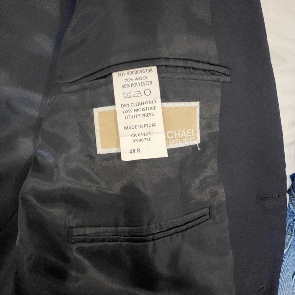 Very gently used Michael Kora men's sports coat! Excellent condition!